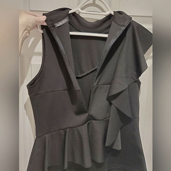 Black ruffle trim blouse Suzy Shier - Picture 3 of 6